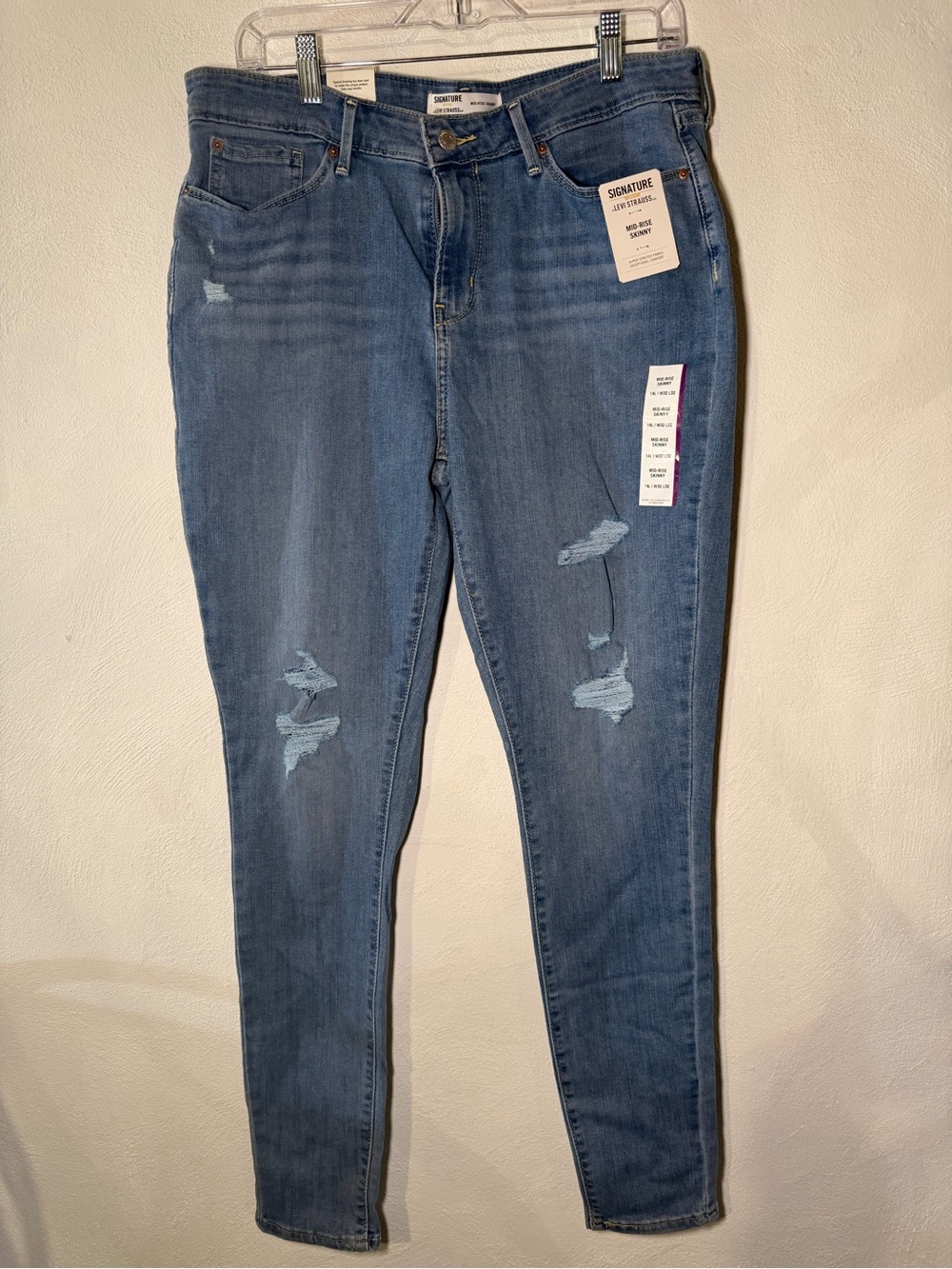 Woman's Levi Jeans